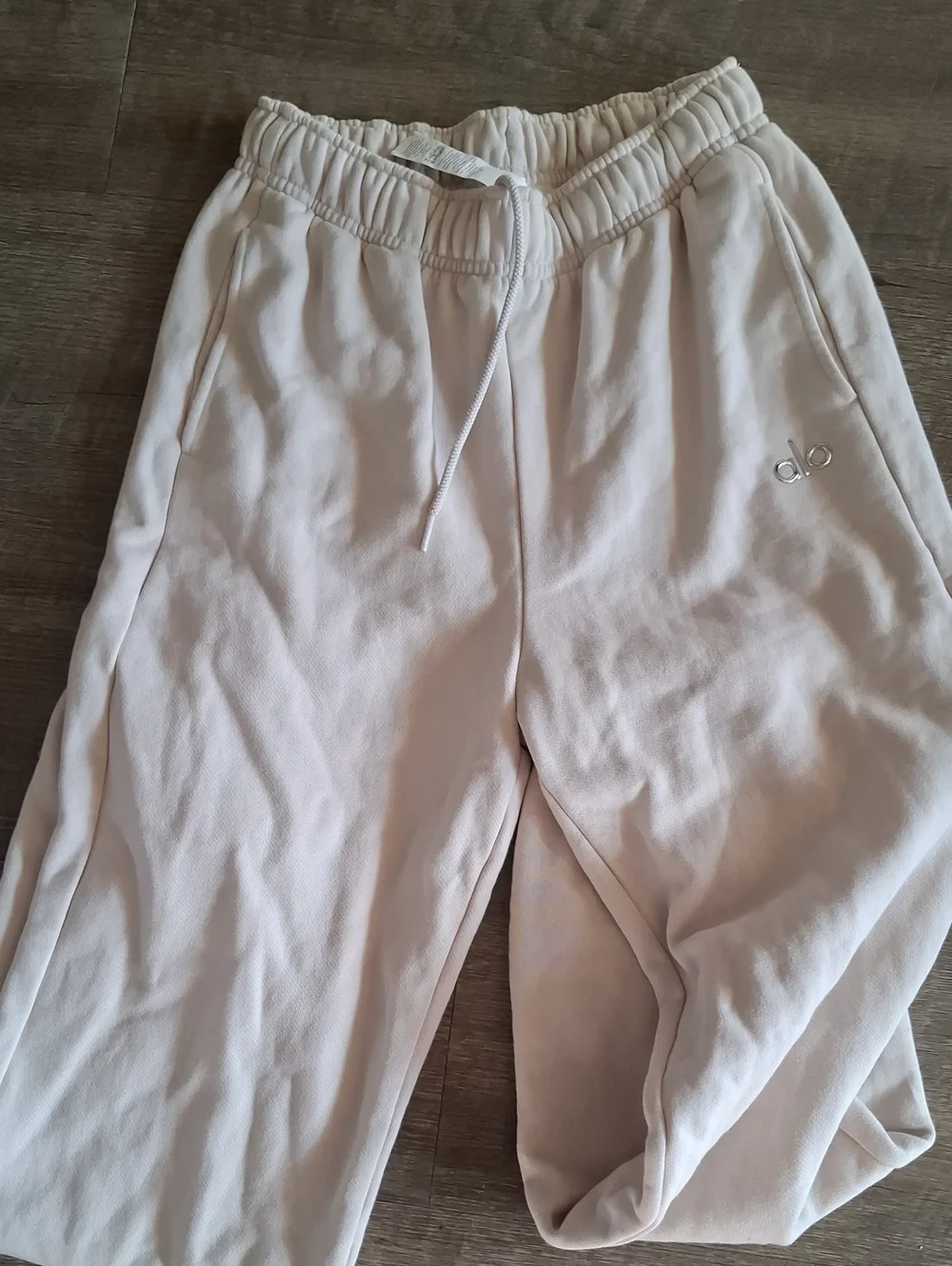ALO Yoga Men’s Beige Sweat Joggers - Drawstring Waist